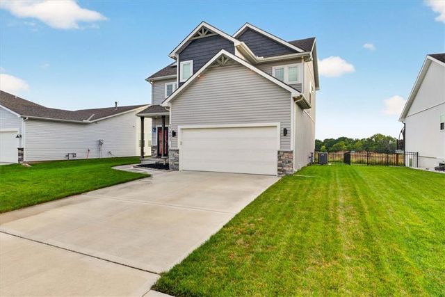 27403 E Cedar Grove Drive, Lee's Summit, MO 64086