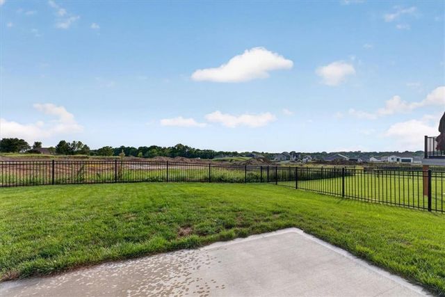 27403 E Cedar Grove Drive, Lee's Summit, MO 64086