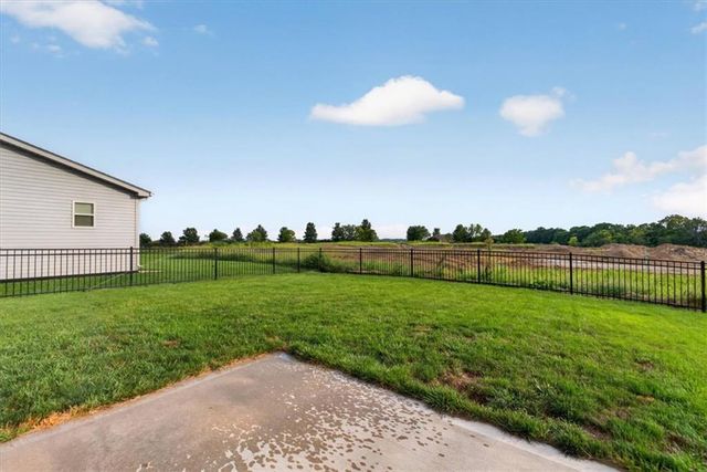 27403 E Cedar Grove Drive, Lee's Summit, MO 64086