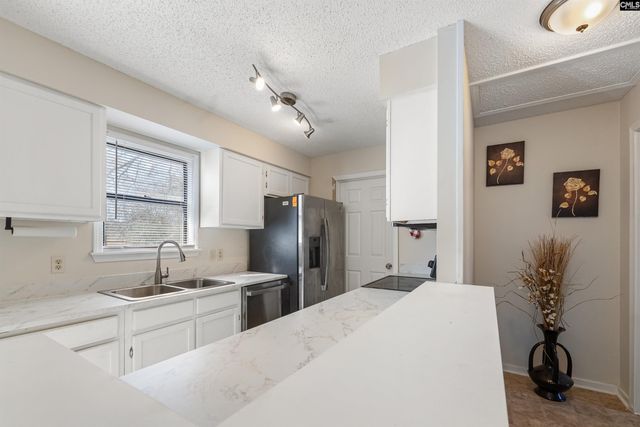 37 Canterbury Ct, Columbia, SC 29210