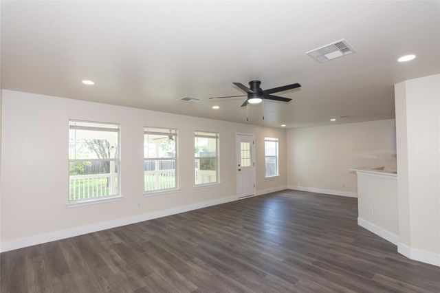 223 Herrera TRL, Hutto, TX 78634