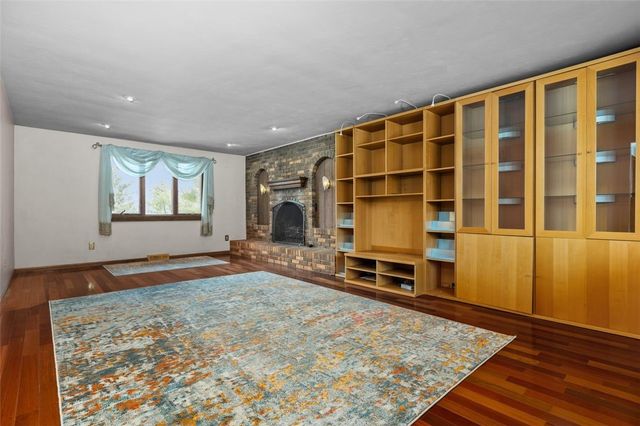 462 Adele Drive, North Huntingdon, PA 15642