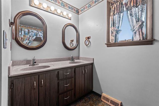 462 Adele Drive, North Huntingdon, PA 15642