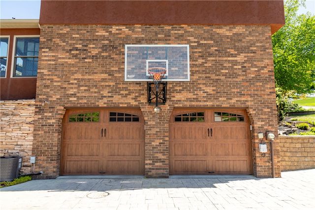 462 Adele Drive, North Huntingdon, PA 15642