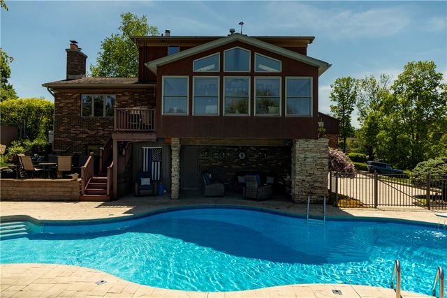 462 Adele Drive, North Huntingdon, PA 15642