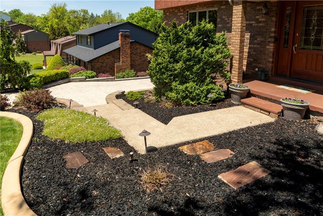 462 Adele Drive, North Huntingdon, PA 15642