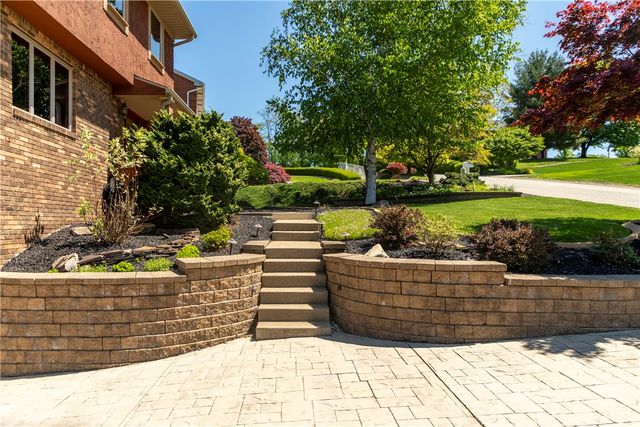 462 Adele Drive, North Huntingdon, PA 15642