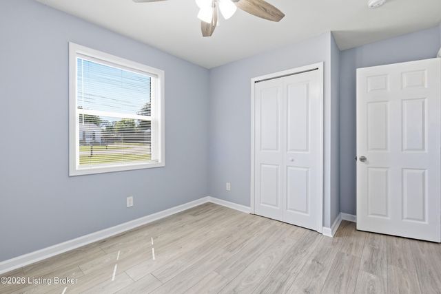 153 S Hickory Ln, Shepherdsville, KY 40165