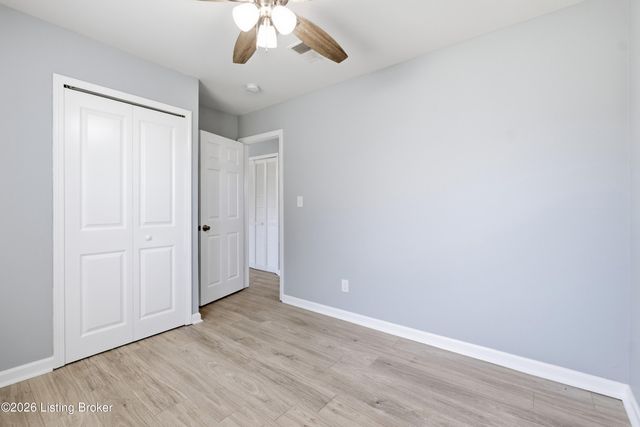 153 S Hickory Ln, Shepherdsville, KY 40165