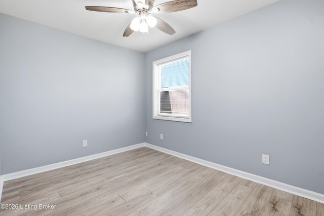 153 S Hickory Ln, Shepherdsville, KY 40165