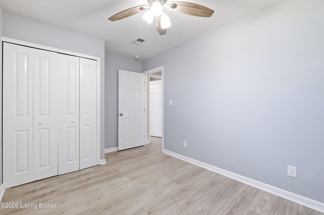 153 S Hickory Ln, Shepherdsville, KY 40165