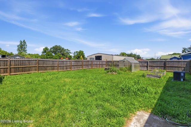 153 S Hickory Ln, Shepherdsville, KY 40165