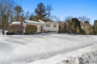 38 Garden Parkway, Norwood, MA 02062