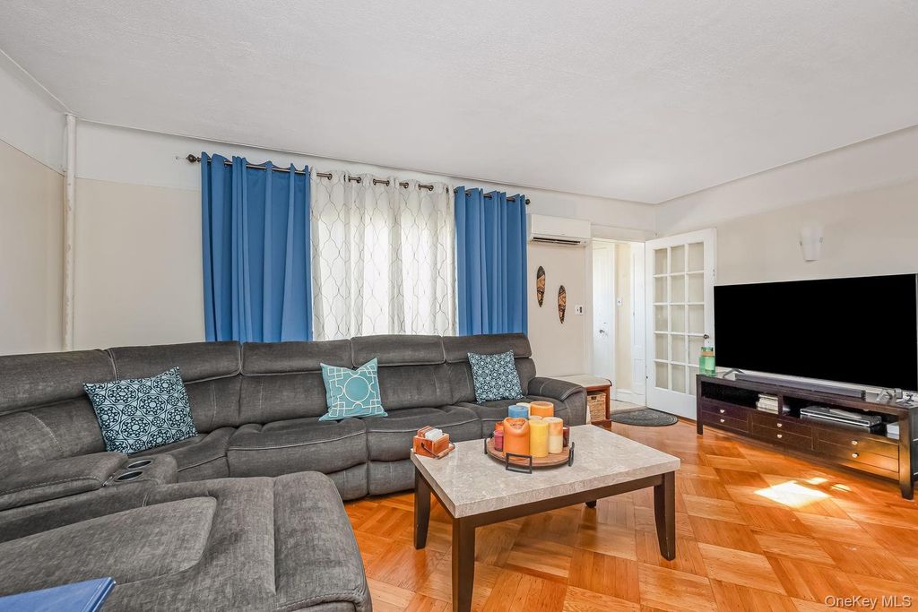 200-06 115th Avenue, Saint Albans, NY 11412 — photo 5