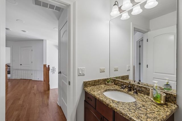 1551 Thorneberry Court, Libertyville, IL 60048