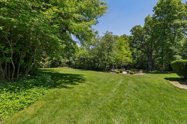 1551 Thorneberry Court, Libertyville, IL 60048