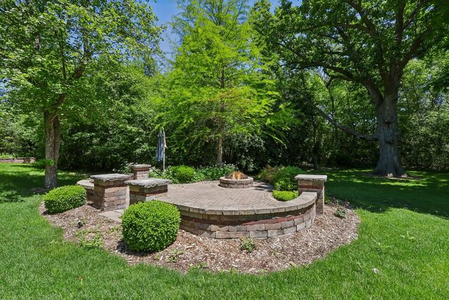 1551 Thorneberry Court, Libertyville, IL 60048