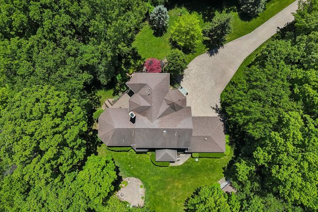 1551 Thorneberry Court, Libertyville, IL 60048