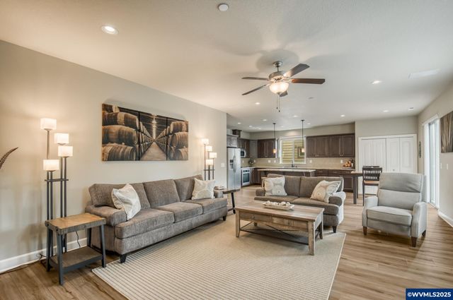 10380 SW Madrid Lp, Wilsonville, OR 97070