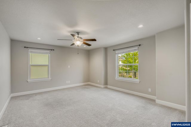 10380 SW Madrid Lp, Wilsonville, OR 97070