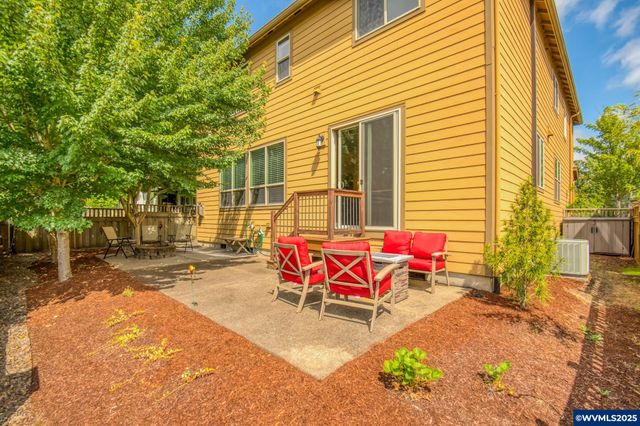 10380 SW Madrid Lp, Wilsonville, OR 97070