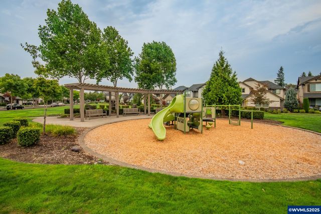 10380 SW Madrid Lp, Wilsonville, OR 97070