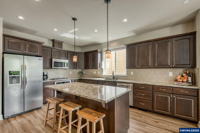 10380 SW Madrid Lp, Wilsonville, OR 97070