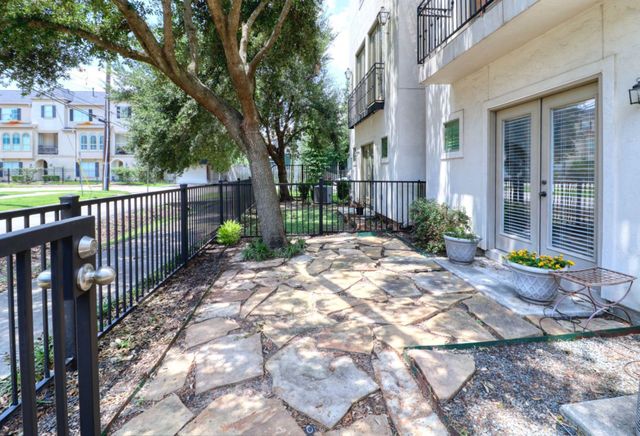 904 Patterson Street, Houston, TX 77007