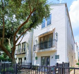 904 Patterson Street, Houston, TX 77007