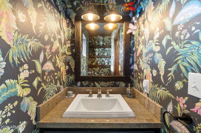 9045 E LAZYWOOD Place, Carefree, AZ 85377