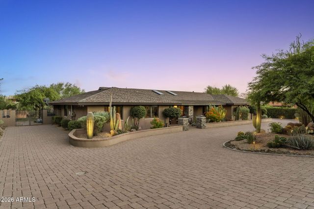 9045 E LAZYWOOD Place, Carefree, AZ 85377