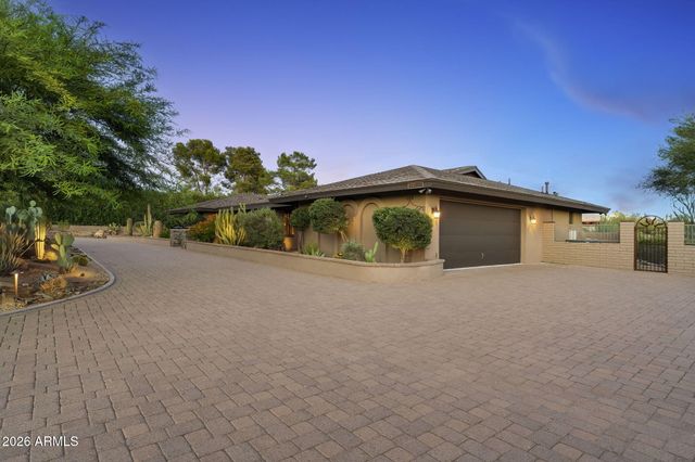 9045 E LAZYWOOD Place, Carefree, AZ 85377