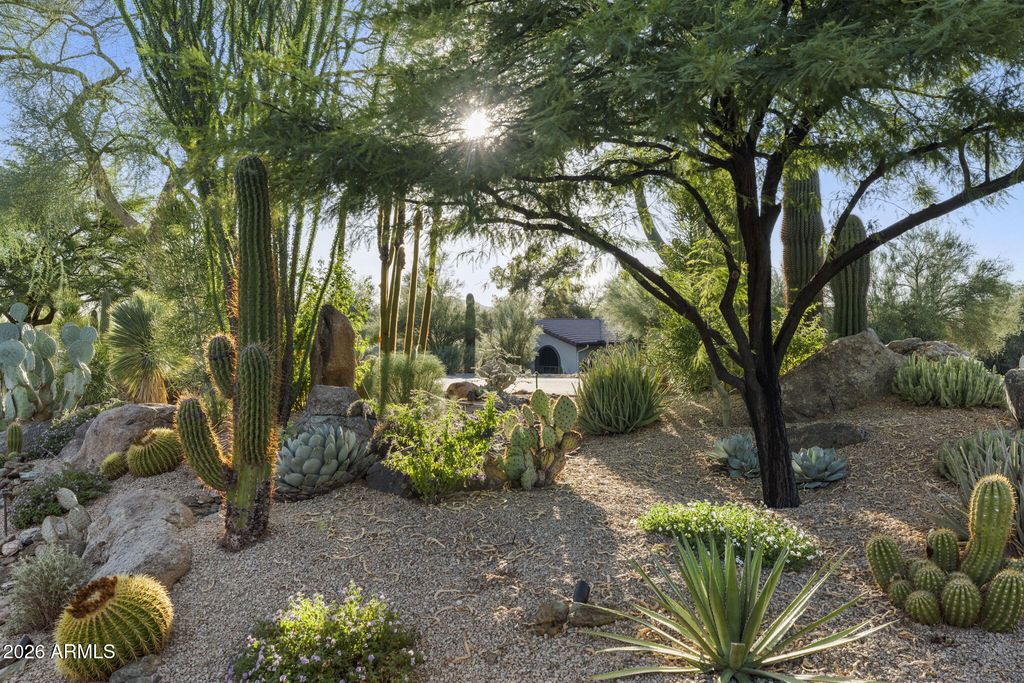 9045 E LAZYWOOD Place, Carefree, AZ 85377 — photo 4