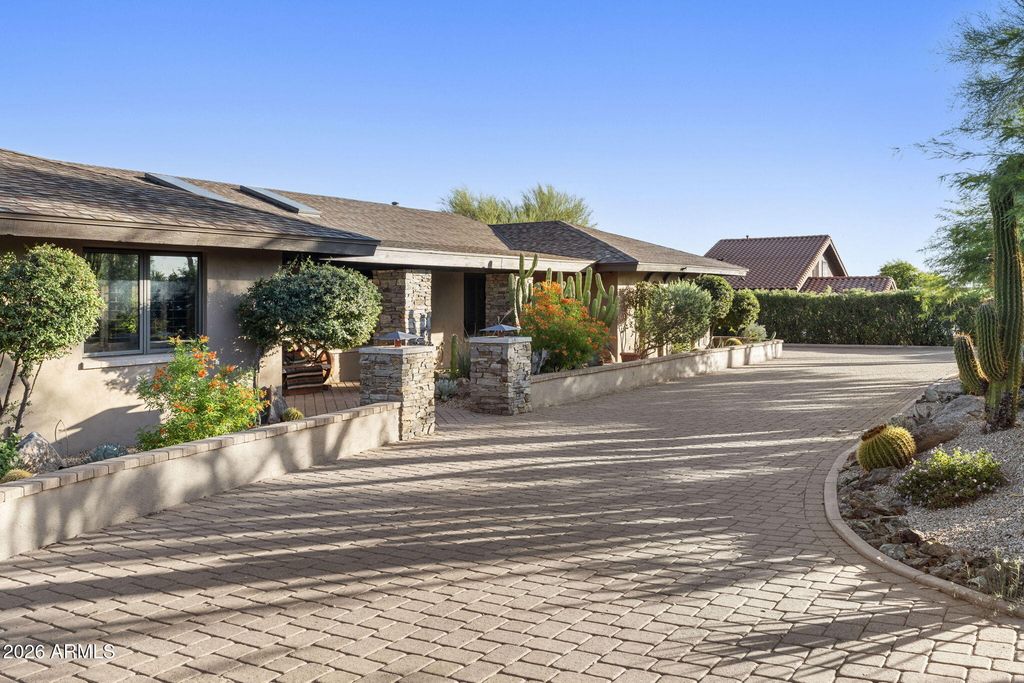 9045 E LAZYWOOD Place, Carefree, AZ 85377 — photo 5