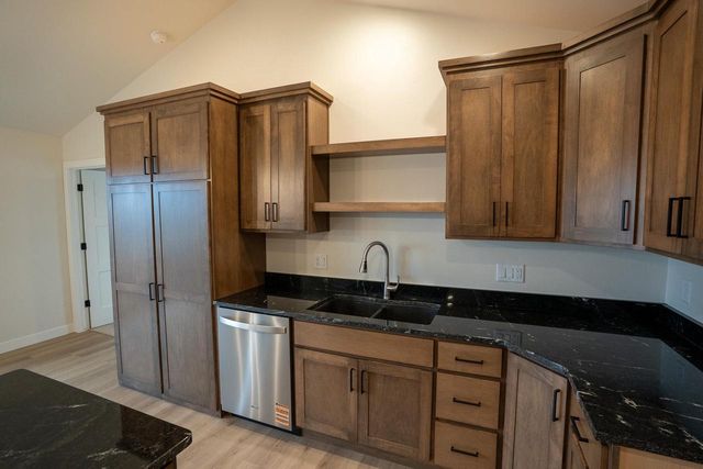 W5836 EDGEWOOD DRIVE, Menasha, WI 54952