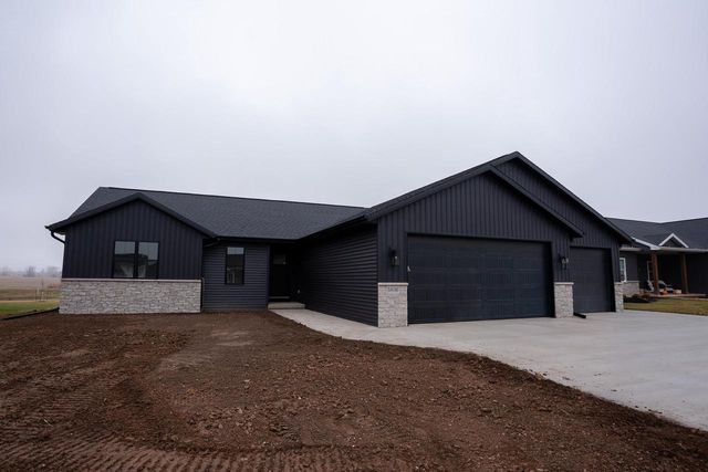 W5836 EDGEWOOD DRIVE, Menasha, WI 54952