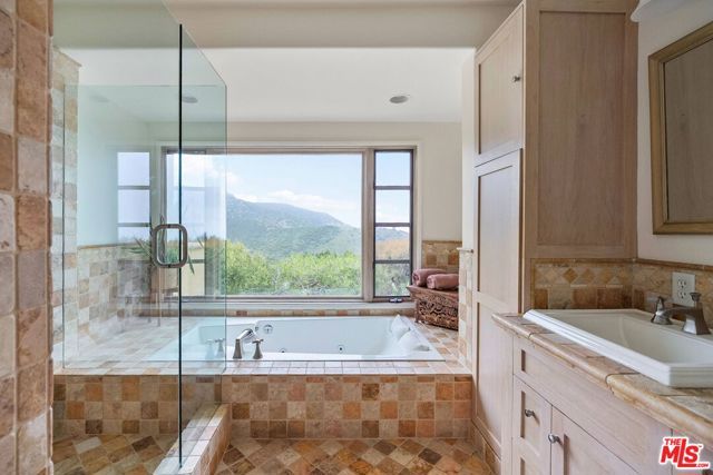 4370 Hillview Dr, Malibu, CA 90265