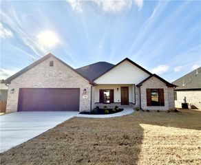 740 Powderhorn Circle, Van Buren, AR 72956