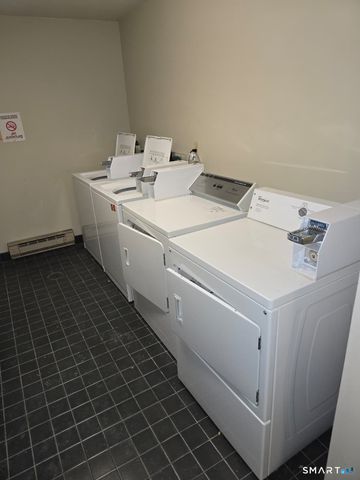 201 College Street 26, Middletown, CT 06457