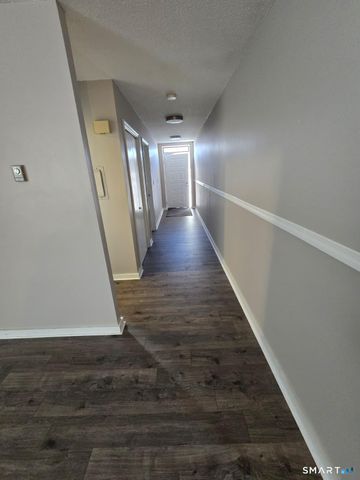 201 College Street 26, Middletown, CT 06457