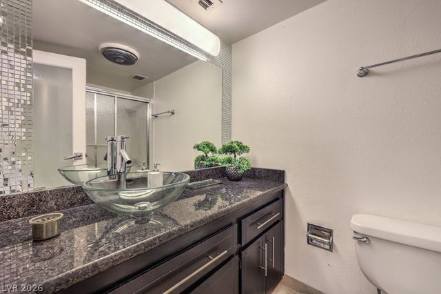 205 East Harmon Avenue 807, Las Vegas, NV 89169