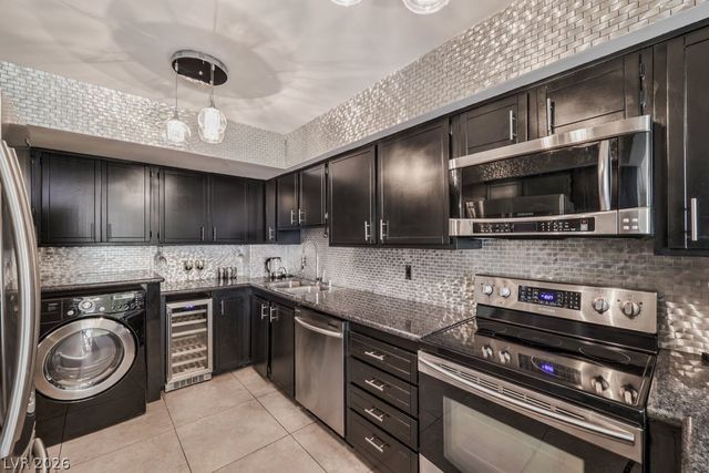 205 East Harmon Avenue 807, Las Vegas, NV 89169