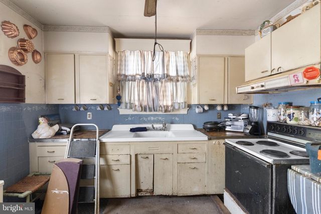 517 E BROWN ST, Hamilton, NJ 08610