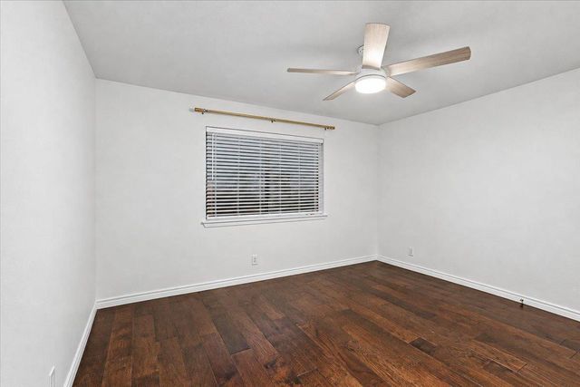 13010 Lamplight Village Ave, Austin, TX 78727