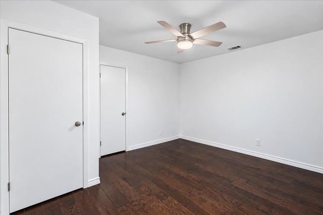 13010 Lamplight Village Ave, Austin, TX 78727