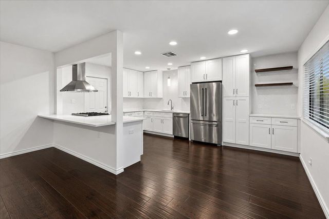 13010 Lamplight Village Ave, Austin, TX 78727