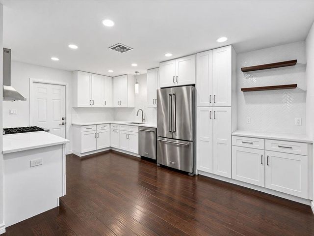 13010 Lamplight Village Ave, Austin, TX 78727
