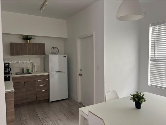 1610 Bay Rd, Miami Beach, FL 33139