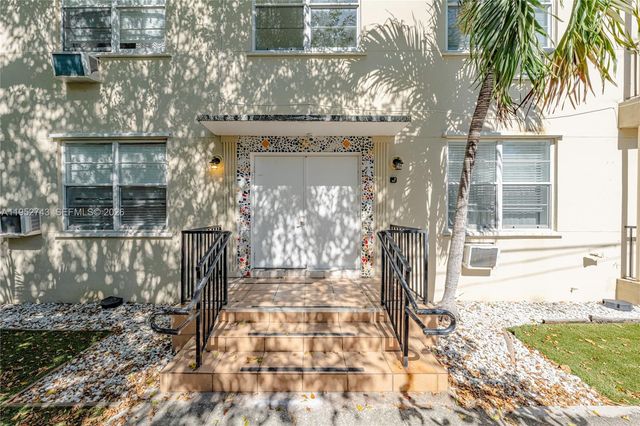 1610 Bay Rd, Miami Beach, FL 33139