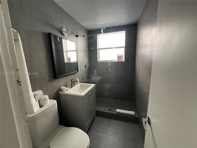 1610 Bay Rd, Miami Beach, FL 33139